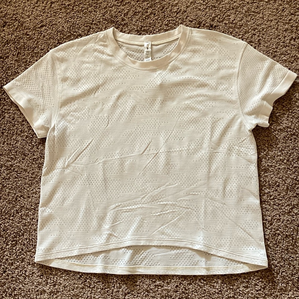 Lululemon Top. Size 8. Cream color.